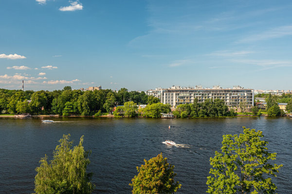 Продам многокомнатную квартиру, Петровский пр-кт, 9-11, Санкт-Петербург г