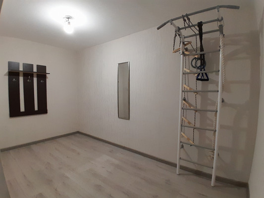 Продам однокомнатную (1-комн.) квартиру, Рощинская ул, 46, Екатеринбург г