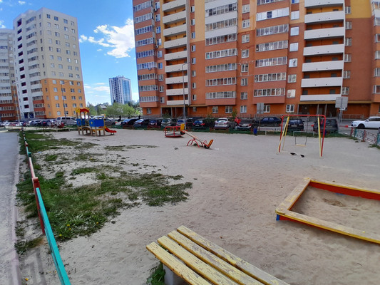 Продам однокомнатную (1-комн.) квартиру, Рощинская ул, 46, Екатеринбург г