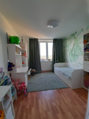 Продам трехкомнатную (3-комн.) квартиру, Водоемная ул, 80/2, Екатеринбург г