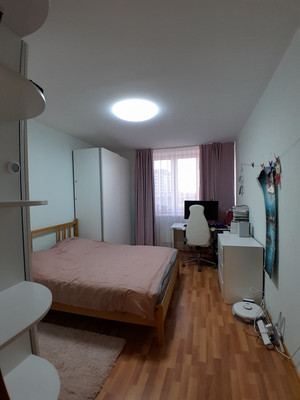 Продам трехкомнатную (3-комн.) квартиру, Водоемная ул, 80/2, Екатеринбург г