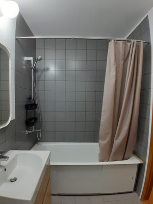 Продам трехкомнатную (3-комн.) квартиру, Водоемная ул, 80/2, Екатеринбург г