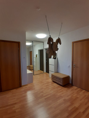 Продам трехкомнатную (3-комн.) квартиру, Водоемная ул, 80/2, Екатеринбург г