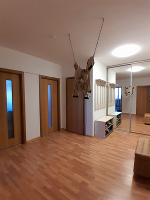 Продам трехкомнатную (3-комн.) квартиру, Водоемная ул, 80/2, Екатеринбург г