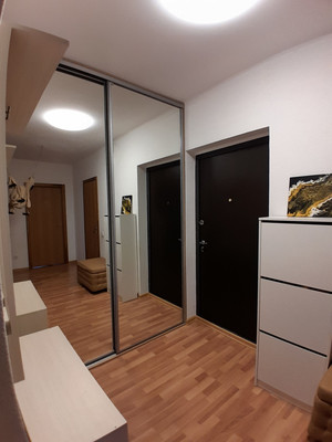 Продам трехкомнатную (3-комн.) квартиру, Водоемная ул, 80/2, Екатеринбург г