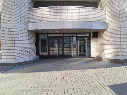 Продам трехкомнатную (3-комн.) квартиру, Водоемная ул, 80/2, Екатеринбург г