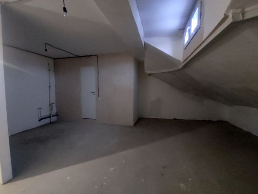 Продам торговое помещение 65 м2, Рядового Леонида Иванова ул, 8А, Кузьмоловский гп