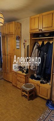 Продам трехкомнатную (3-комн.) квартиру, Калинина ул, 14, Приозерск г