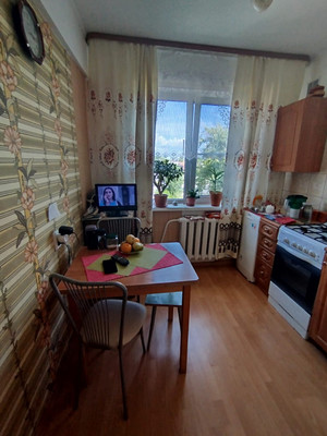 Продам двухкомнатную (2-комн.) квартиру, Химиков ул, 15, Великий Новгород г