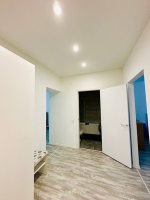 Продам двухкомнатную (2-комн.) квартиру, Кутаисский пер, 2а, Калининград г