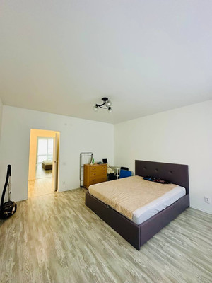 Продам двухкомнатную (2-комн.) квартиру, Кутаисский пер, 2а, Калининград г