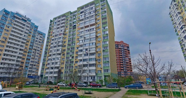 Продам трехкомнатную (3-комн.) квартиру, Парусная ул, 20к1, Краснодар г