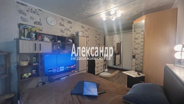 Продам трехкомнатную (3-комн.) квартиру, Рубежная ул, 18, Выборг г