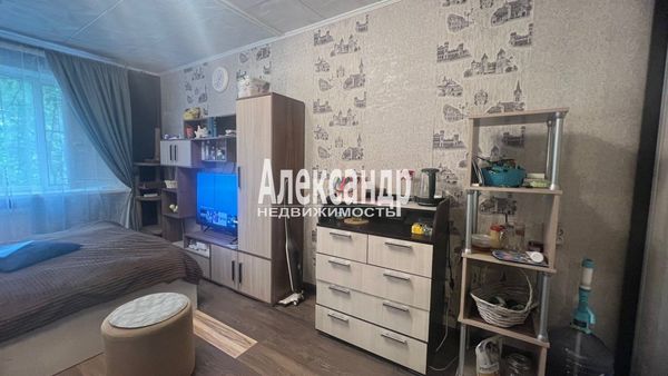 Продам трехкомнатную (3-комн.) квартиру, Рубежная ул, 18, Выборг г