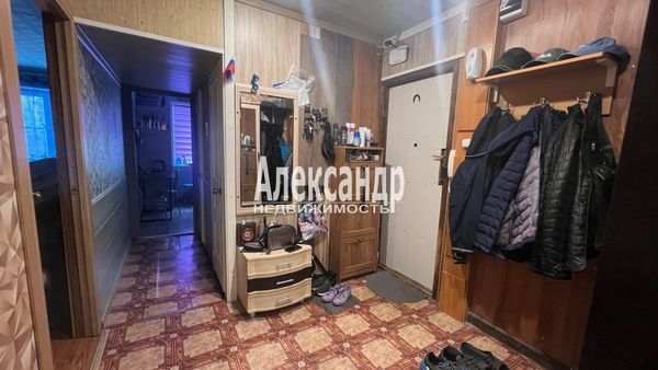 Продам трехкомнатную (3-комн.) квартиру, Рубежная ул, 18, Выборг г