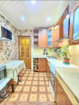 Продам трехкомнатную (3-комн.) квартиру, Ломоносова ул, 10, Мурманск г