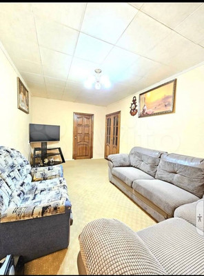 Продам трехкомнатную (3-комн.) квартиру, Ломоносова ул, 10, Мурманск г
