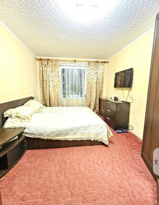 Продам трехкомнатную (3-комн.) квартиру, Ломоносова ул, 10, Мурманск г