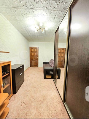 Продам трехкомнатную (3-комн.) квартиру, Ломоносова ул, 10, Мурманск г
