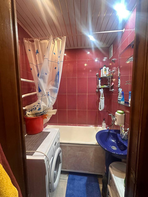 Продам трехкомнатную (3-комн.) квартиру, Ломоносова ул, 10, Мурманск г