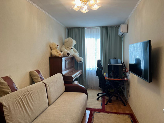 Продам трехкомнатную (3-комн.) квартиру, Ленина пр-кт, 13, Новороссийск г
