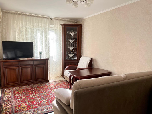 Продам трехкомнатную (3-комн.) квартиру, Ленина пр-кт, 13, Новороссийск г