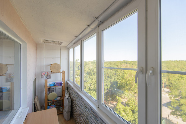 Продам трехкомнатную (3-комн.) квартиру, Днепропетровская ул, 48Б, Ростов-на-Дону г