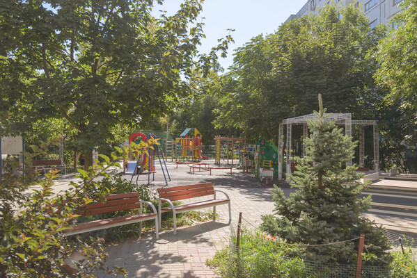 Продам трехкомнатную (3-комн.) квартиру, Днепропетровская ул, 48Б, Ростов-на-Дону г