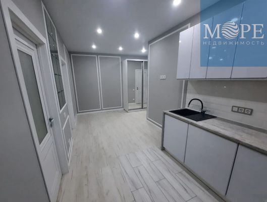 Продам трехкомнатную (3-комн.) квартиру, Пригородная (Лазар) ул, 17, Сочи г