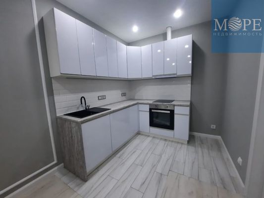 Продам трехкомнатную (3-комн.) квартиру, Пригородная (Лазар) ул, 17, Сочи г