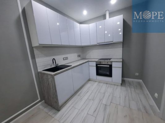 Продам трехкомнатную (3-комн.) квартиру, Пригородная (Лазар) ул, 17, Сочи г