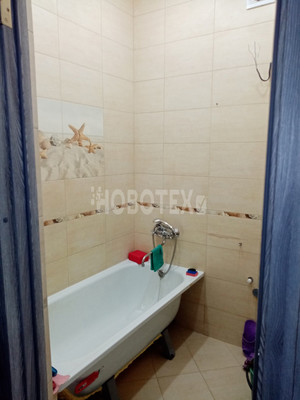 Продам трехкомнатную (3-комн.) квартиру, Горная ул, 2, Крымск г