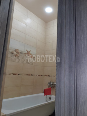 Продам трехкомнатную (3-комн.) квартиру, Горная ул, 2, Крымск г