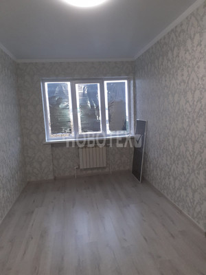 Продам трехкомнатную (3-комн.) квартиру, Горная ул, 2, Крымск г