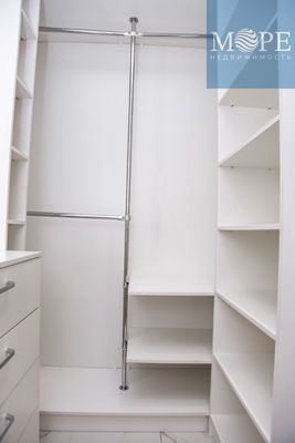 Продам трехкомнатную (3-комн.) квартиру, Гагринская (Хостинский р-н) ул, 3/8, Сочи г