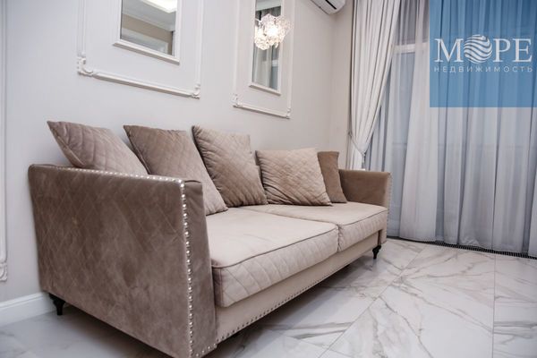 Продам трехкомнатную (3-комн.) квартиру, Гагринская (Хостинский р-н) ул, 3/8, Сочи г