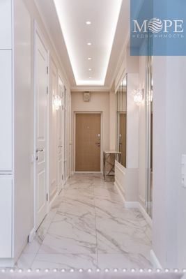 Продам трехкомнатную (3-комн.) квартиру, Гагринская (Хостинский р-н) ул, 3/8, Сочи г