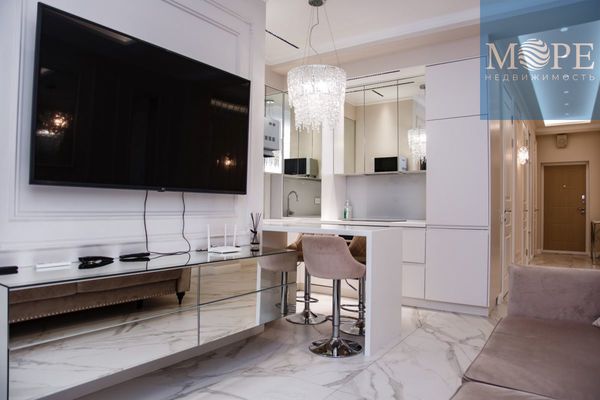 Продам трехкомнатную (3-комн.) квартиру, Гагринская (Хостинский р-н) ул, 3/8, Сочи г