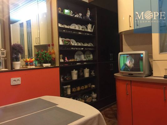 Продам трехкомнатную (3-комн.) квартиру, Инжирная (Лазар) ул, 4, Сочи г