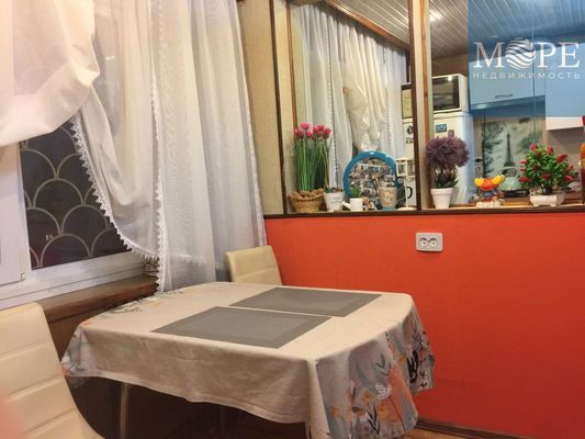 Продам трехкомнатную (3-комн.) квартиру, Инжирная (Лазар) ул, 4, Сочи г