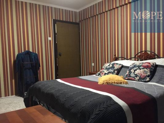 Продам трехкомнатную (3-комн.) квартиру, Инжирная (Лазар) ул, 4, Сочи г