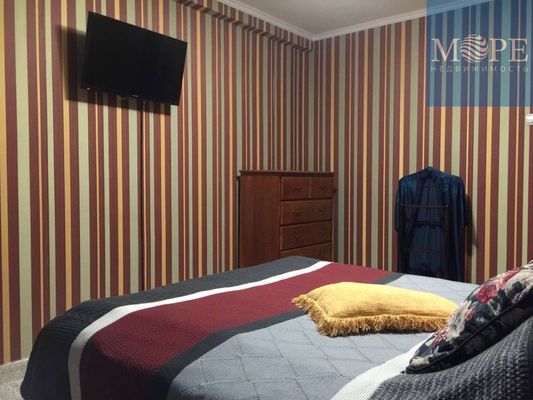 Продам трехкомнатную (3-комн.) квартиру, Инжирная (Лазар) ул, 4, Сочи г