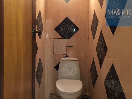 Продам трехкомнатную (3-комн.) квартиру, Инжирная (Лазар) ул, 4, Сочи г