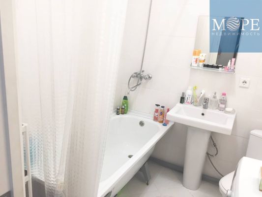 Продам двухкомнатную (2-комн.) квартиру, Виноградная ул, 238 Г, Беранда с