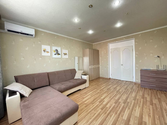 Продам двухкомнатную (2-комн.) квартиру, Циолковского ул, 10, Рязань г