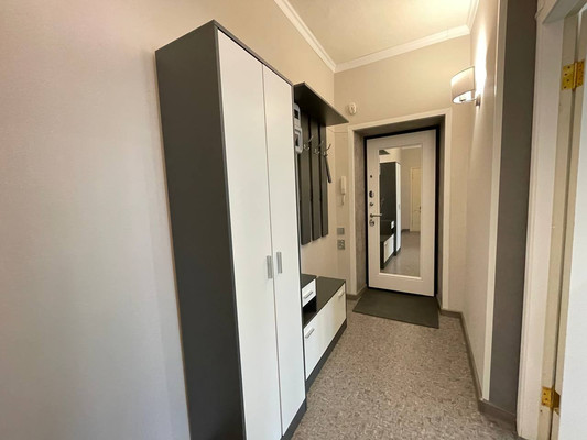 Продам двухкомнатную (2-комн.) квартиру, Циолковского ул, 10, Рязань г