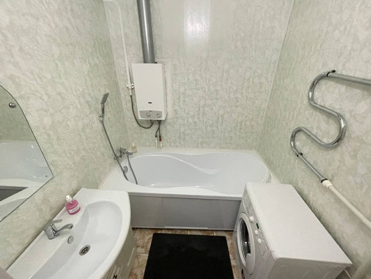 Продам двухкомнатную (2-комн.) квартиру, Циолковского ул, 10, Рязань г