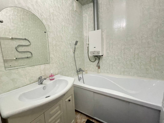 Продам двухкомнатную (2-комн.) квартиру, Циолковского ул, 10, Рязань г