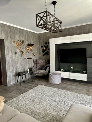 Продам трехкомнатную (3-комн.) квартиру, Тихая ул, 16кА, Калининград г