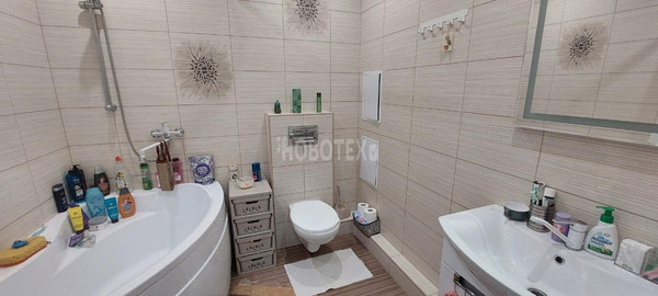 Продам двухкомнатную (2-комн.) квартиру, Бабушкина ул, 36, Горячий Ключ г